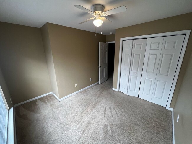 Building Photo - 226 S Lamplighter Ln
