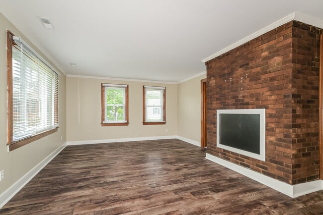 Building Photo - 1836 Morven Ave