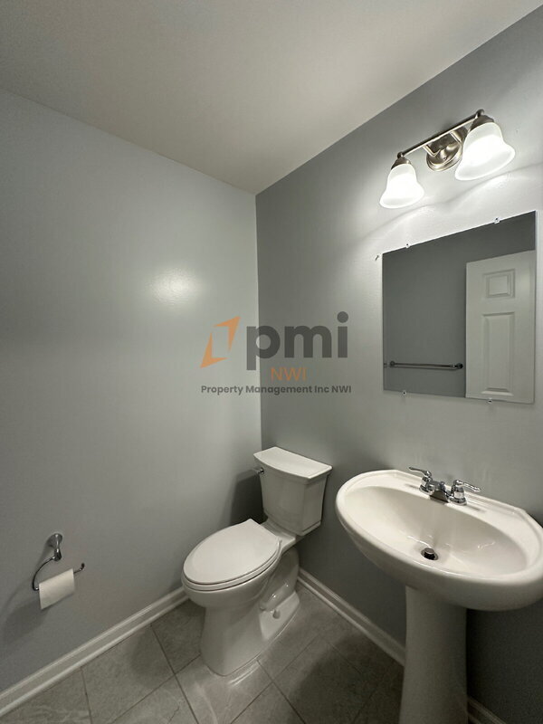 Building Photo - 1864 Westridge Dr