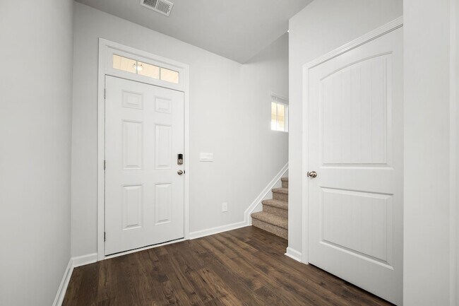 Building Photo - 1510 Mountain View Dr