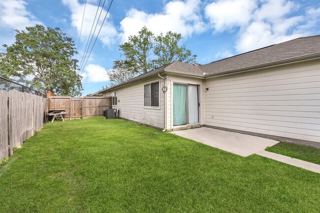 Building Photo - 935 Verde Trails Dr