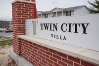 Building Photo - Twin City Villa