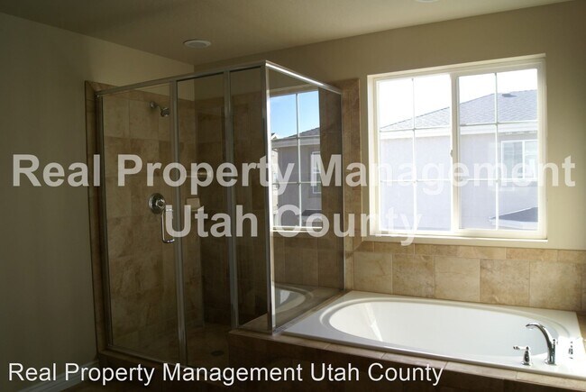 Building Photo - 4 br, 3 bath House - 636 S 2250 W