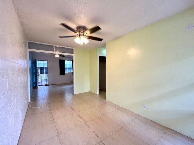 Building Photo - Waikiki: 1 Bed, 1 Bath Apartment, Utilitie...