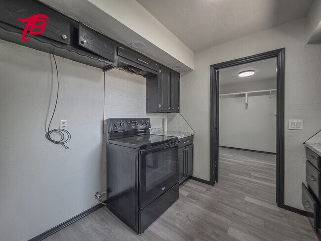 Building Photo - Charming 4-Bedroom Home with Spacious Yard