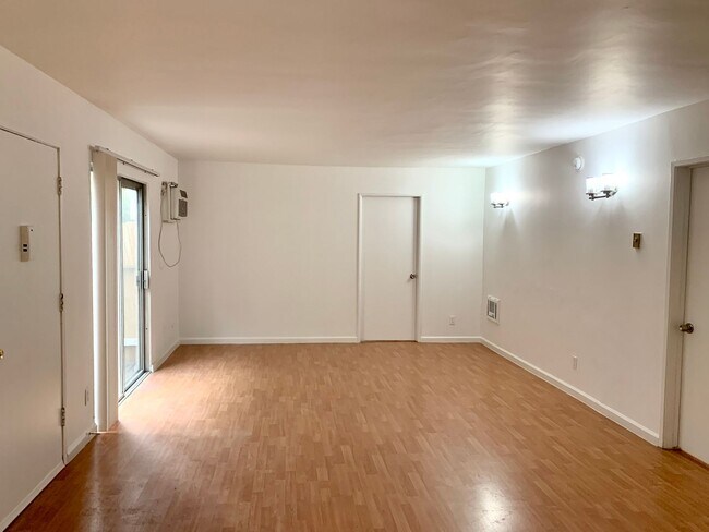 Building Photo - 3731 Jasmine Ave