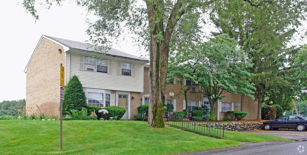 Townhouse - Riverview Gardens