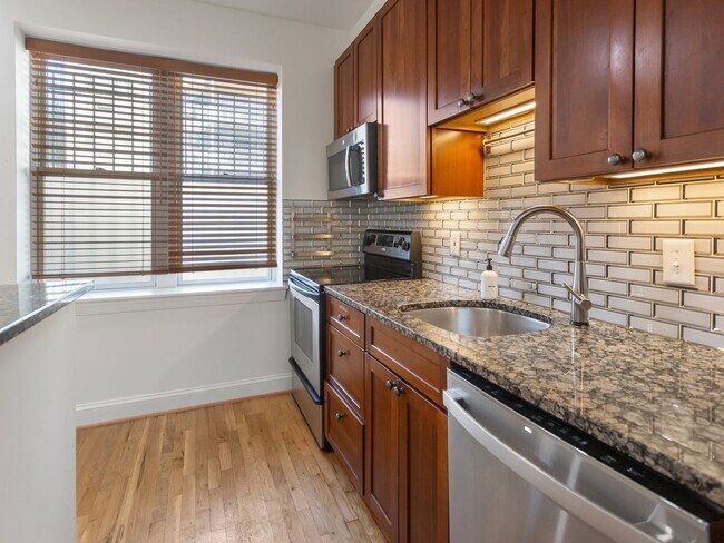 Building Photo - Charming 2BR/2BA Condo Near U Street with Modern Finishes and Prime Location