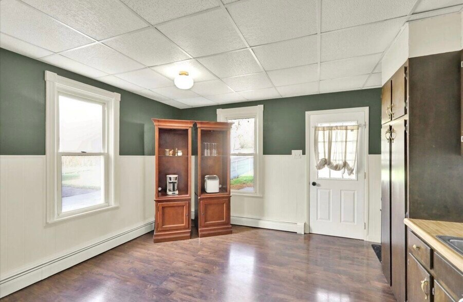 Building Photo - 40 W Adamsdale Rd