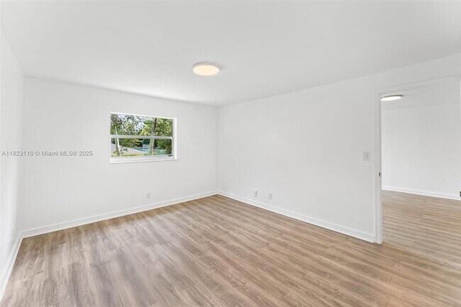Building Photo - 5100 SW 64th Ave