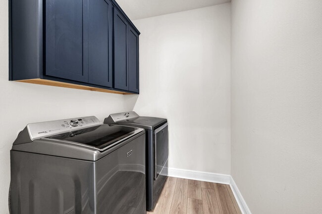 Building Photo - 147 Picnic Pl