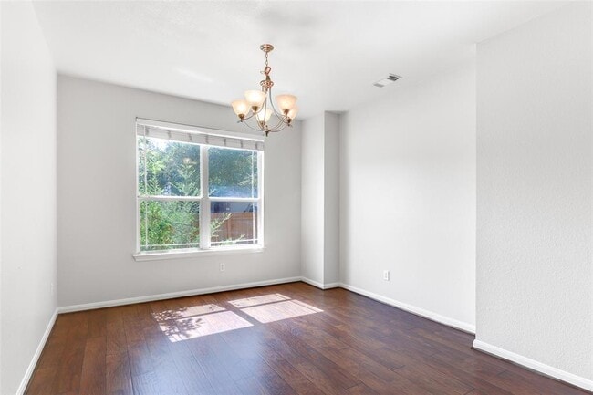 Building Photo - 800 S Frontier Ln