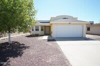 Building Photo - 807 Jaime St