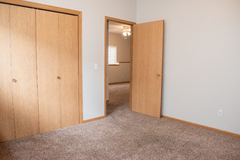 Building Photo - 1515 Prairie Dr