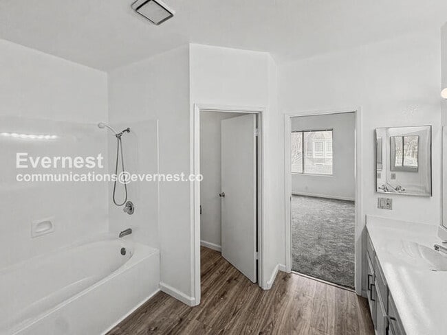 Building Photo - 1424 Market St