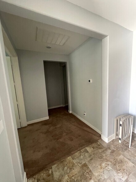 Building Photo - 29646 Saddlebred Cir