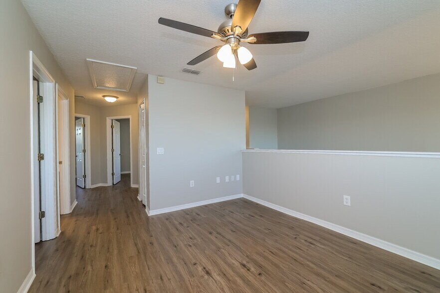 Building Photo - 349 Aldershot Ct