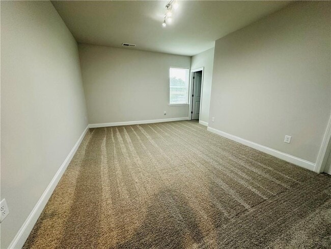 Building Photo - 4800 Sierra Creek Dr NE
