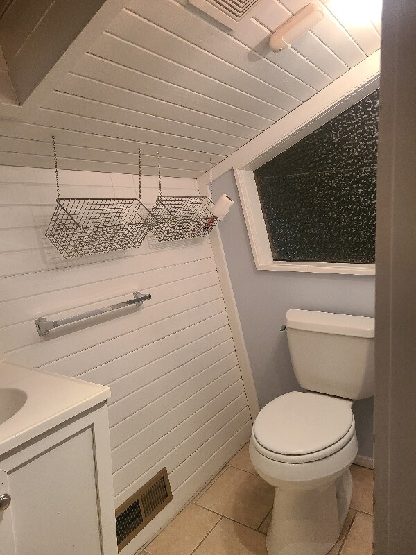 Building Photo - 16 Queen Rd