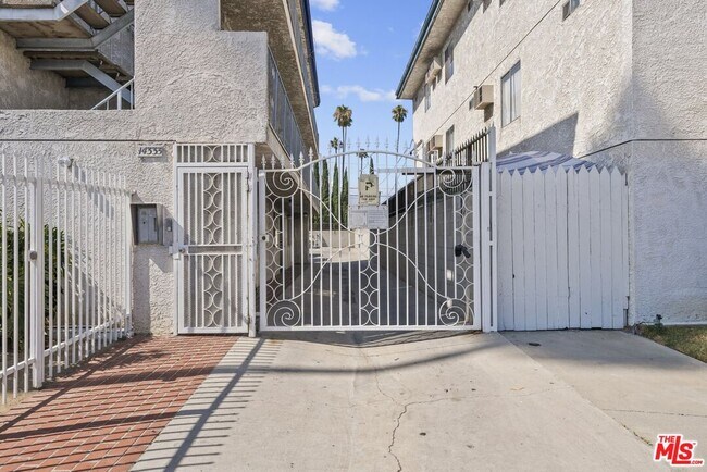 Building Photo - 14333 Haynes St