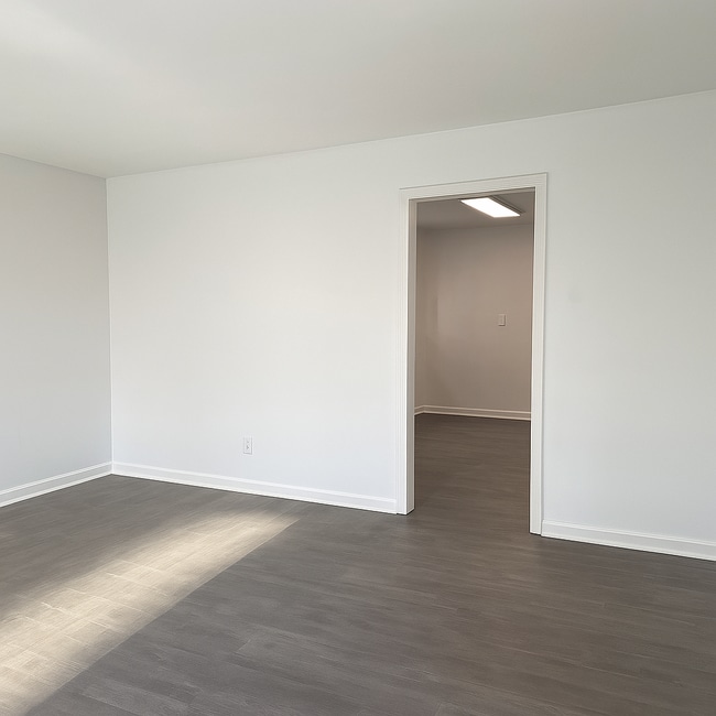 Building Photo - 306 Clifton Ave