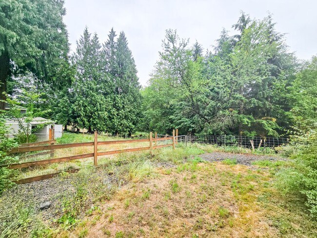 Building Photo - Tranquil Country Living Meets Modern Comfort