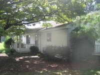 Building Photo - 2205 Stewart St