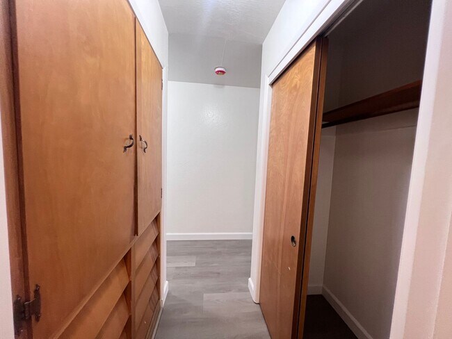 Building Photo - EBS T 37565