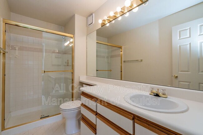 Building Photo - 33 S Boulder Cir
