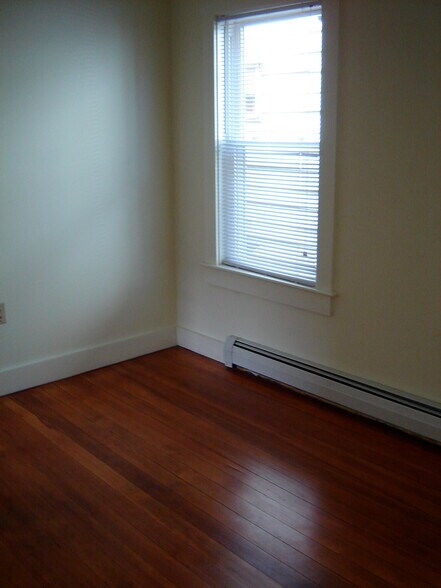 Building Photo - 65 5th St