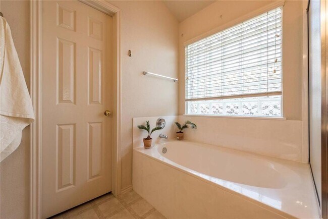 Building Photo - 3761 Rod Carew Dr
