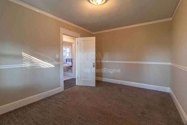 Building Photo - 635 Argonaut St