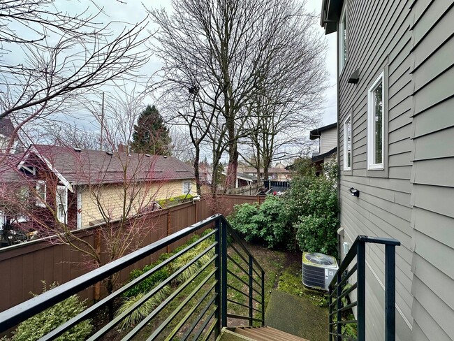 Building Photo - Exceptional Modern 3-Story Single-Family Home Near Woodstock