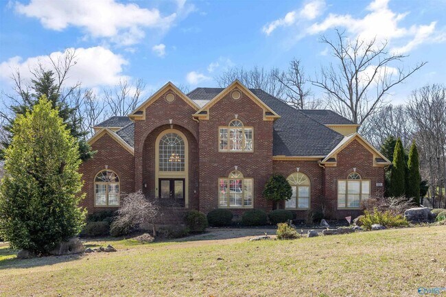 Primary Photo - 121 Cheekwood Dr