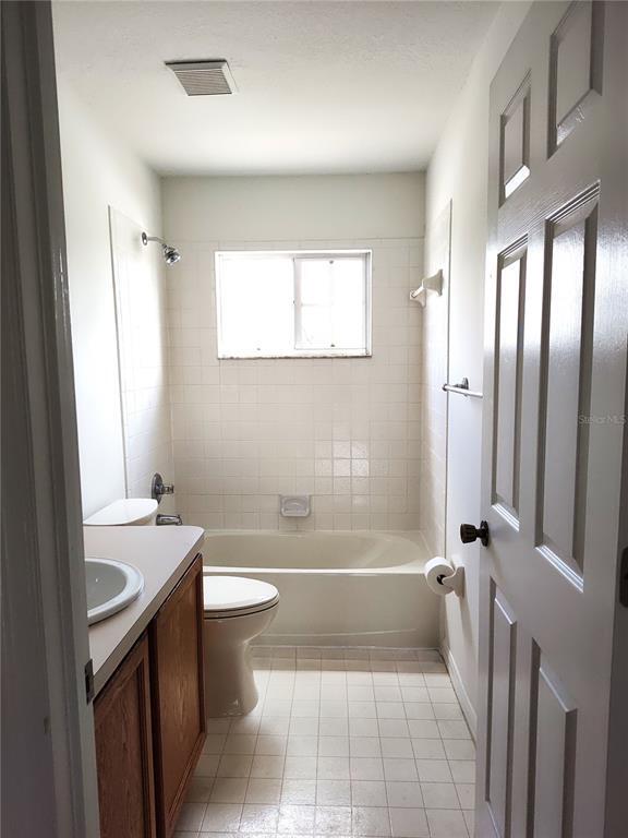 Building Photo - 27536 Breakers Dr