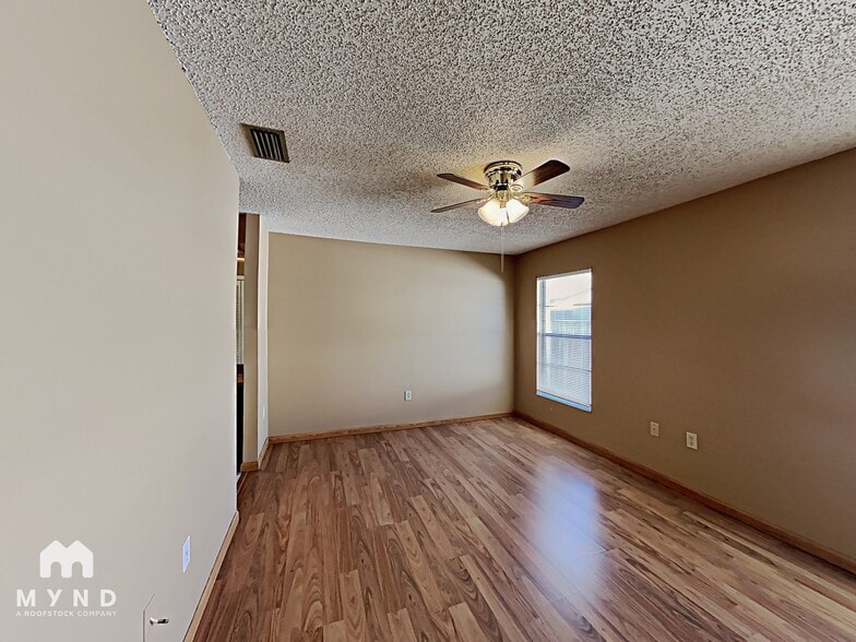 Building Photo - 2024 Sheffield Ct