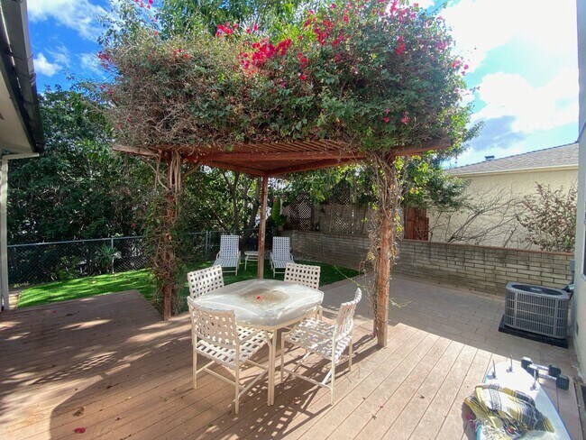 Building Photo - Cozy 4BD/2BA House on Gary with Beautiful Yard