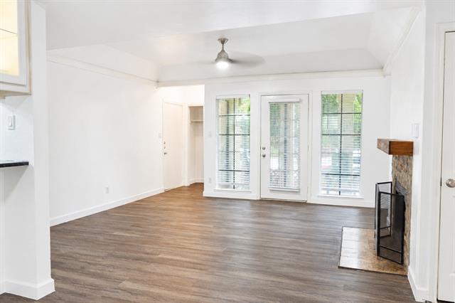 Building Photo - 3105 San Jacinto St