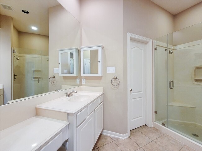 Building Photo - 206 Whispering Ridge Terrace