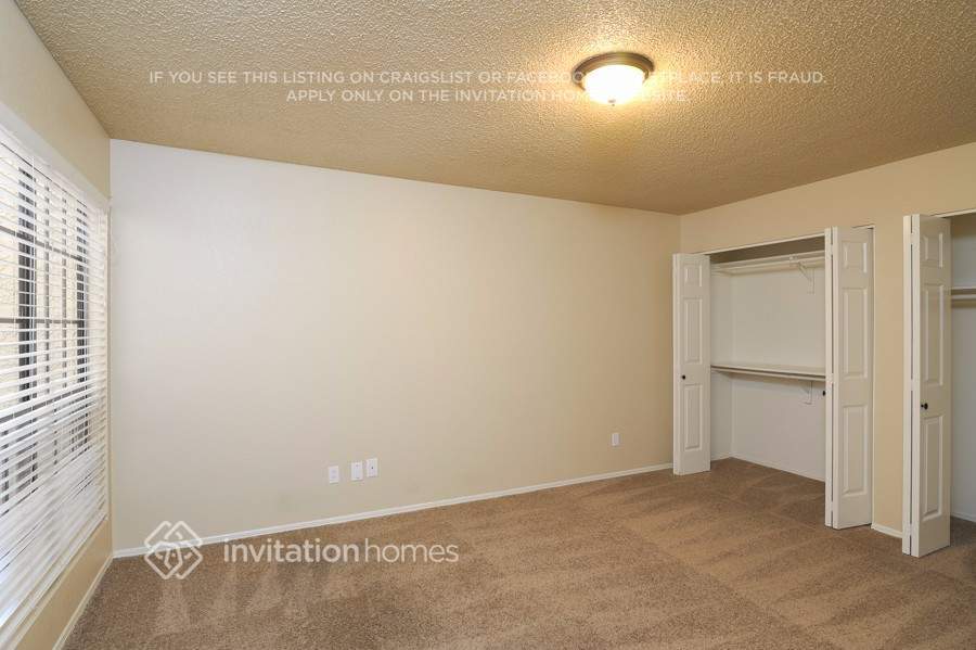 Building Photo - 2155 W Kiva Ave