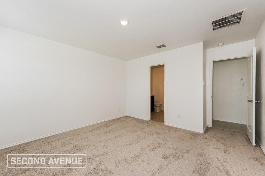 Building Photo - 6021 Determine Ln