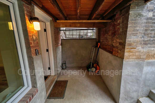 Building Photo - 1209 Lamont St NW