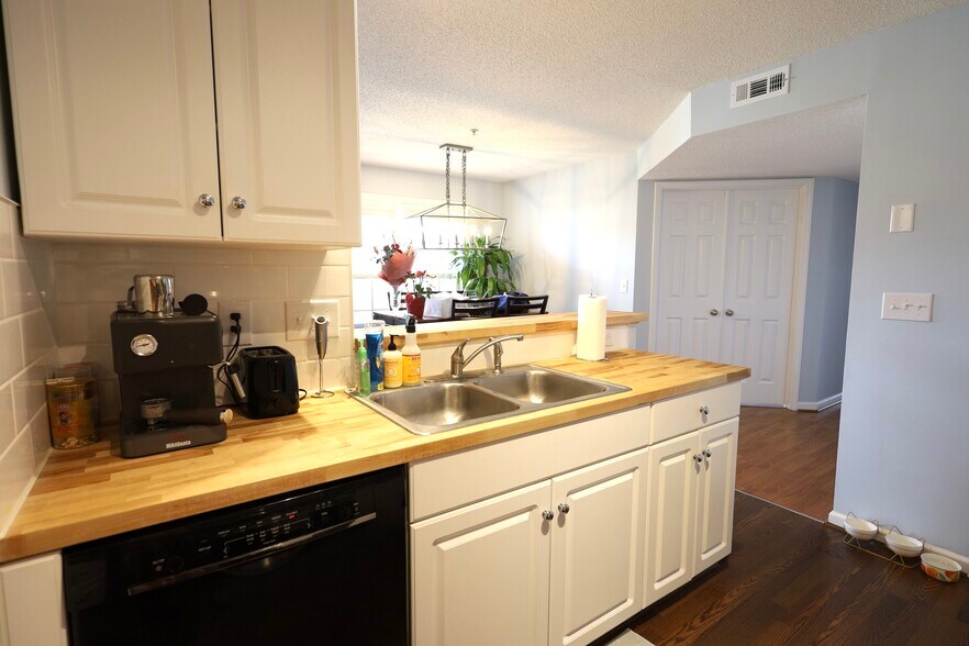 Building Photo - 3729 Morris Farm Dr