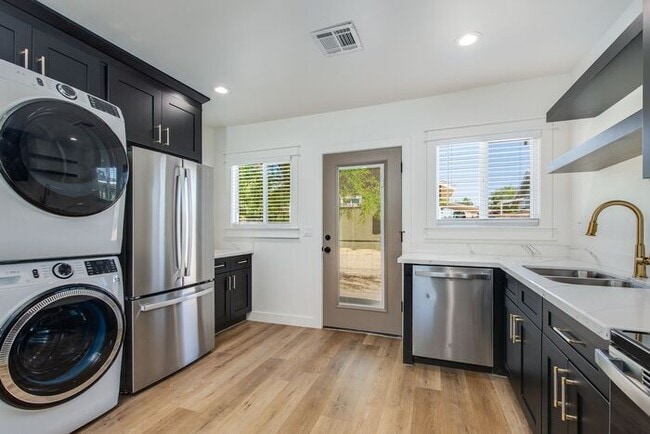 Building Photo - 2bedroom Casita