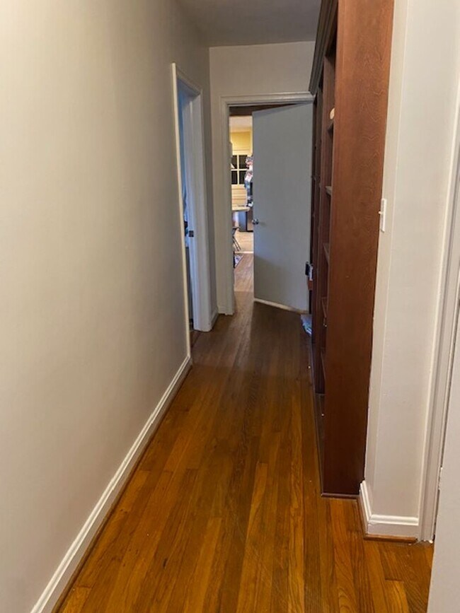 Building Photo - 5525 W Waters Dr