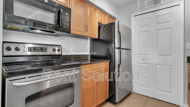 Building Photo - 3275 Haviland Ct