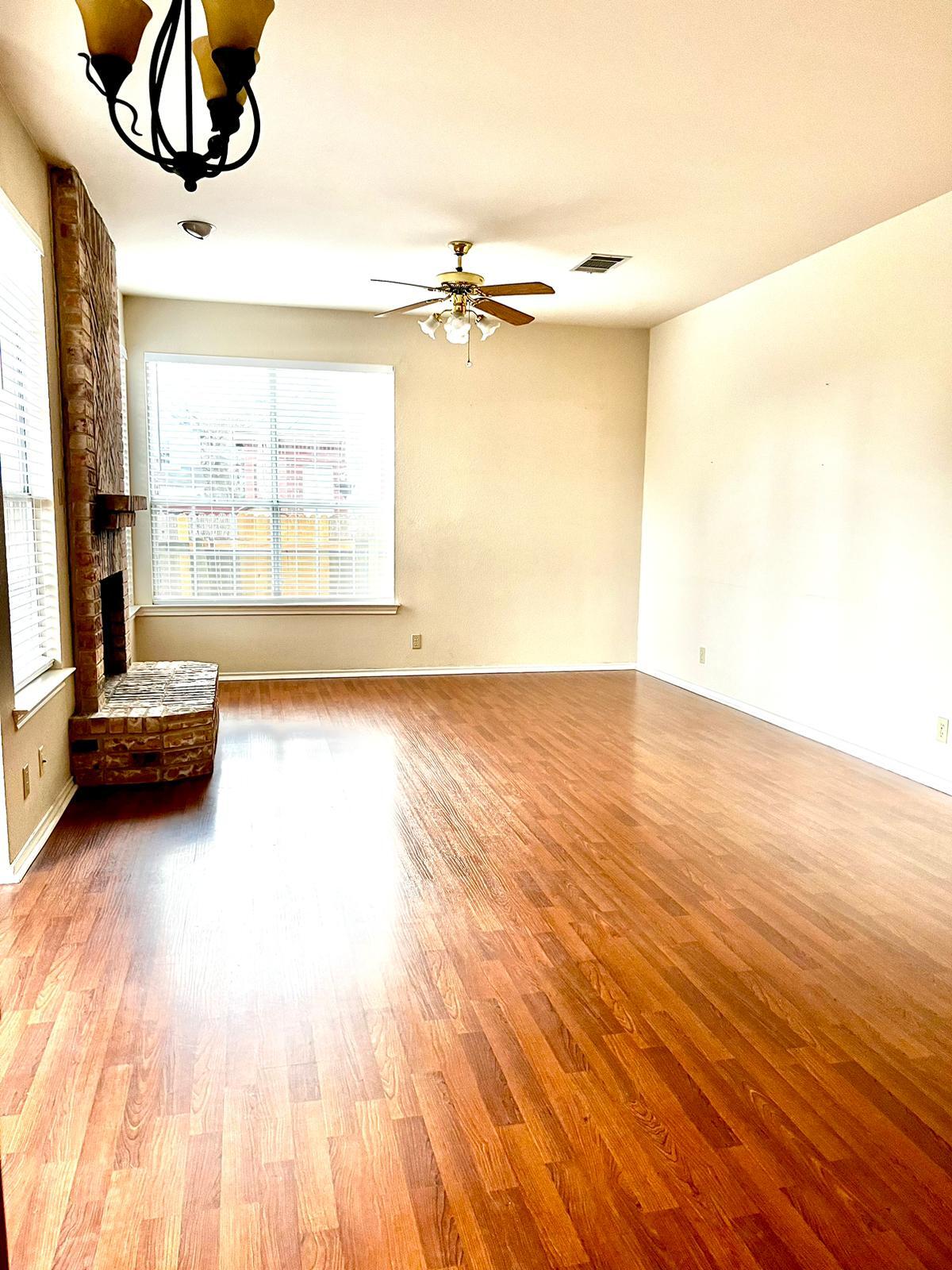 Building Photo - 2904 wren circle