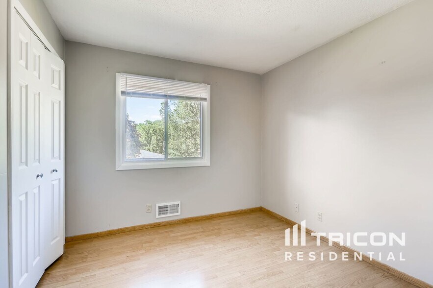 Building Photo - 3409 Brookview Dr
