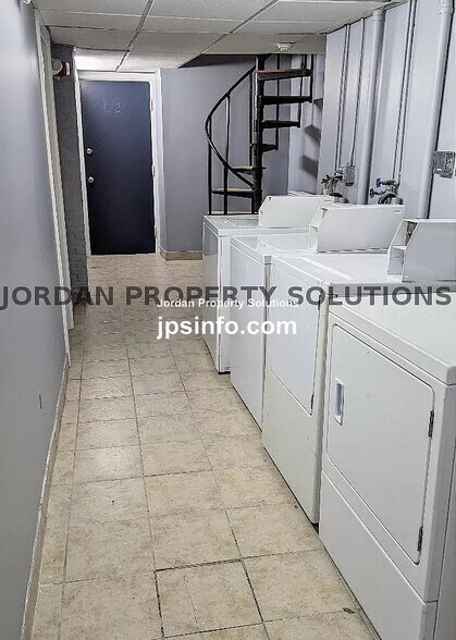 Building Photo - 110 Perkins St