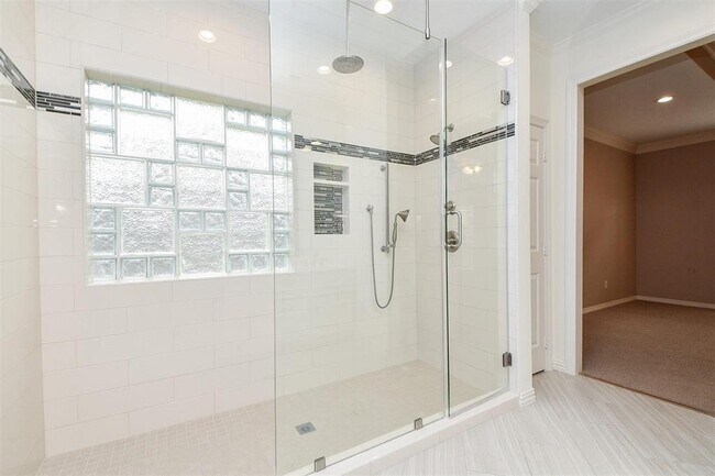 Building Photo - 1511 Beaconshire